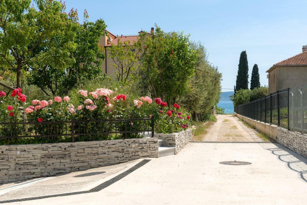 Apartments Kapo Kaštela Exterior foto